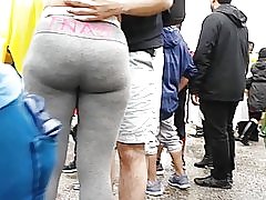 Grote pawg buit grijs broek schudden hard!!