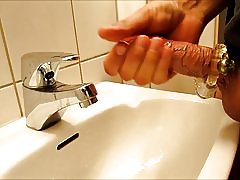 Grote lading in puplic toilette