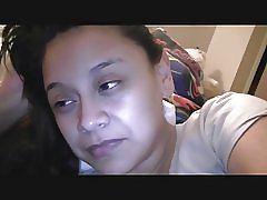 Ze kan niet ontspannen omdat buren luid seks hebben