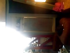 Roomates meisje douchen in loft