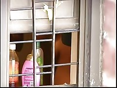 Volgende gebouw grote tieten venster gluren